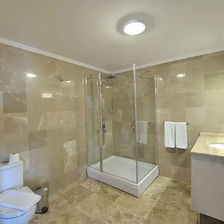 The Life Center فندق مبيت وإفطار