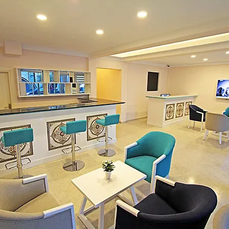 The Life Center فندق مبيت وإفطار
